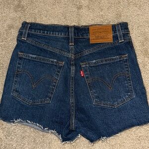 Levi’s Premium High-Rise Ribcage Distressed Denim Shorts W25 Used